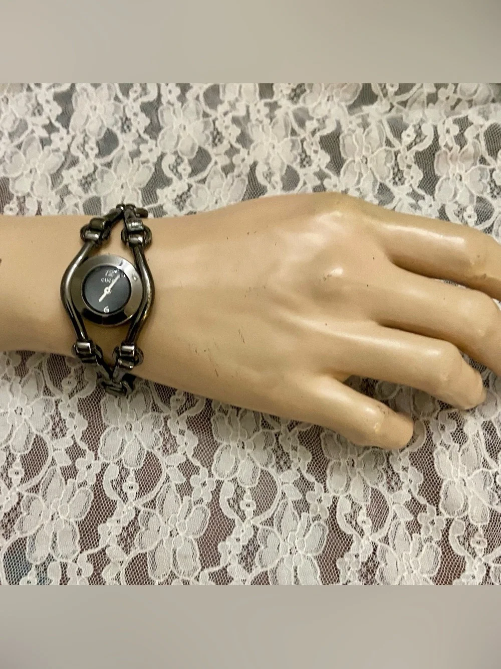Gucci W118 Water Resistant Silver-Black Quartz Lady Watch